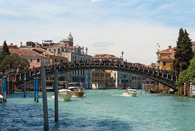 Tới Venice, thong dong trên những dòng kênh mênh mang